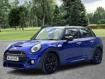 Used MINI Hatch 2019 for sale - 79300951: Photo