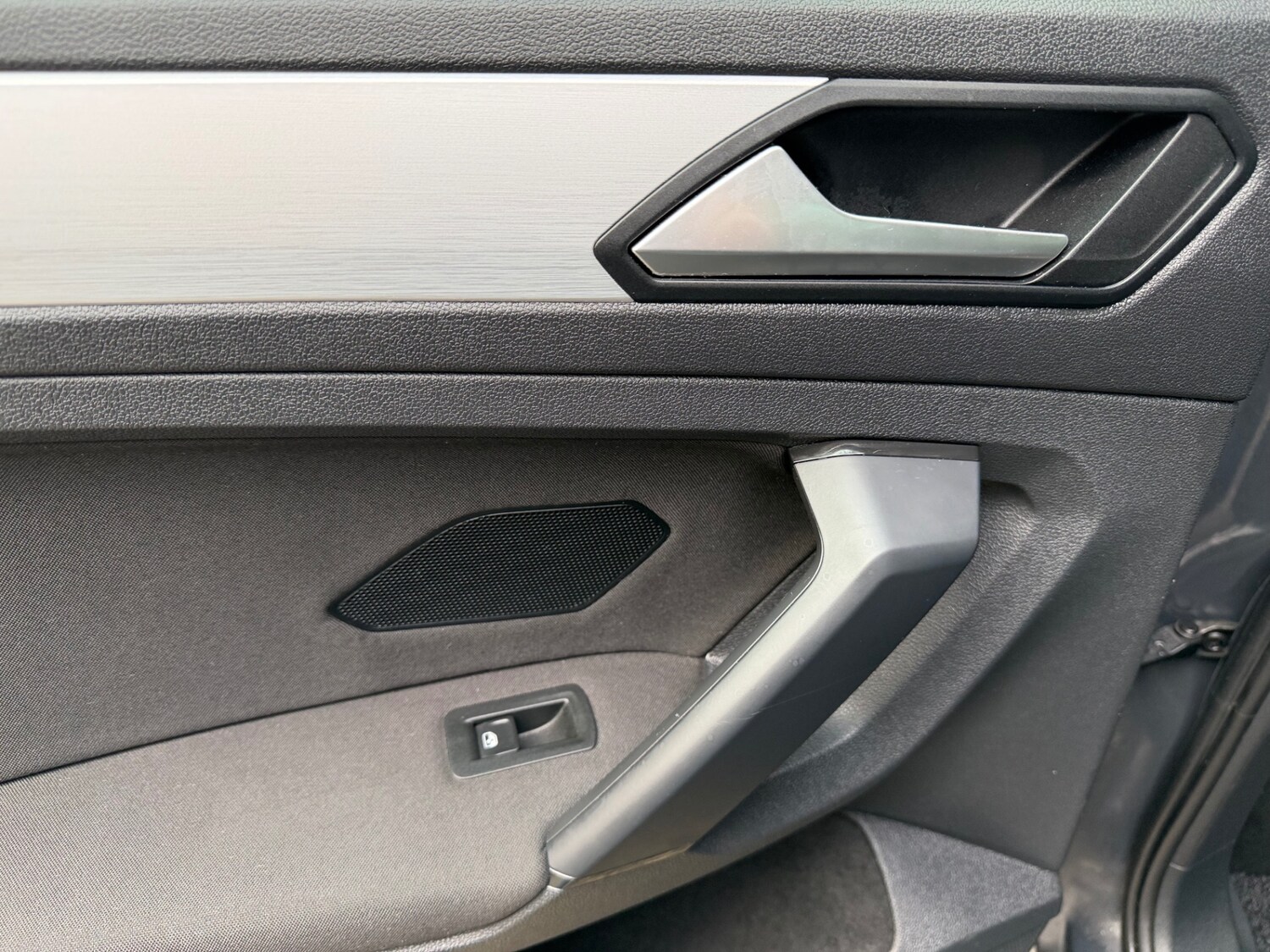 Used Volkswagen Tiguan 2018 for sale - 77461905: Photo 25