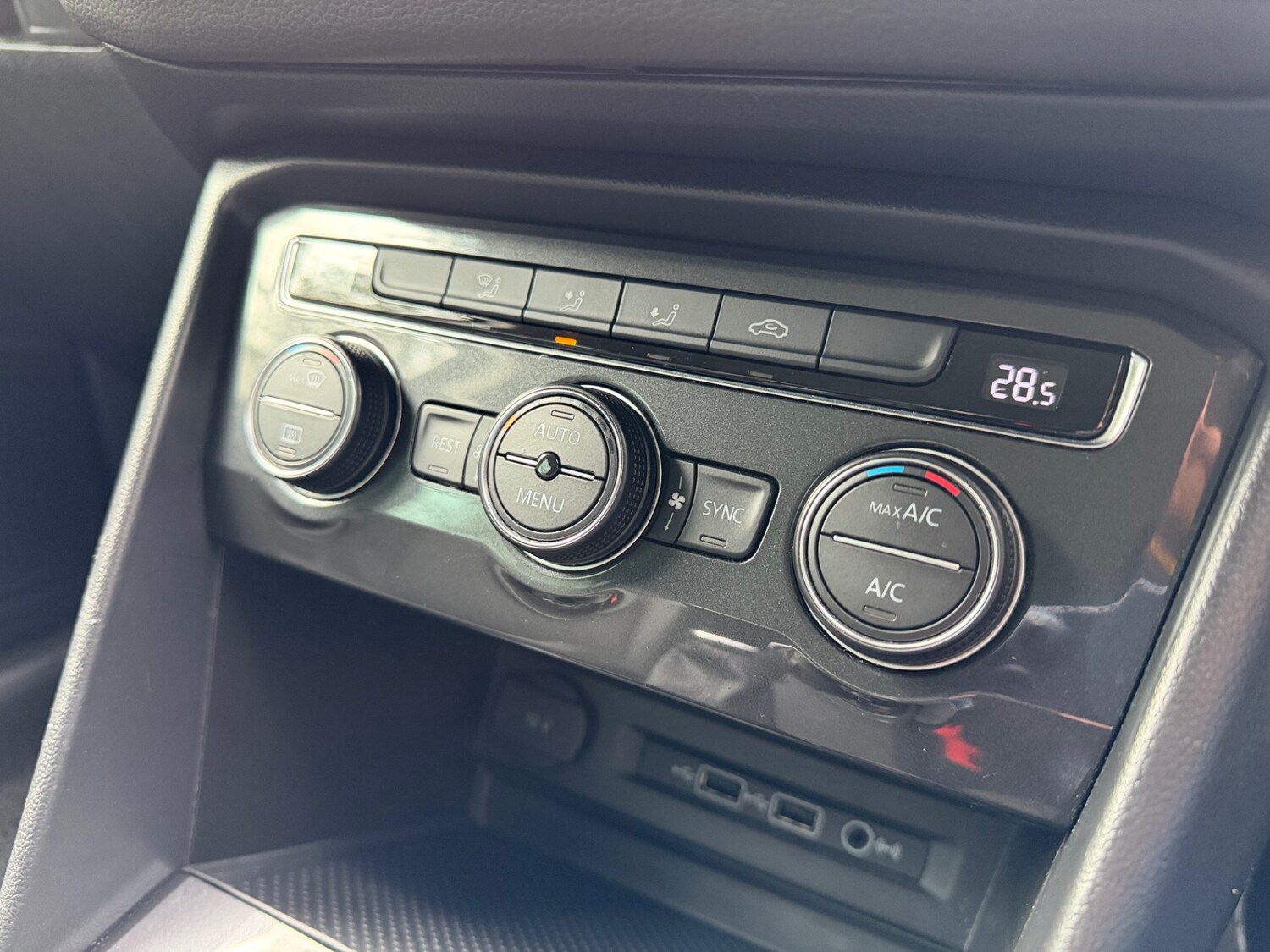 Used Volkswagen Tiguan 2018 for sale - 77461905: Photo 31