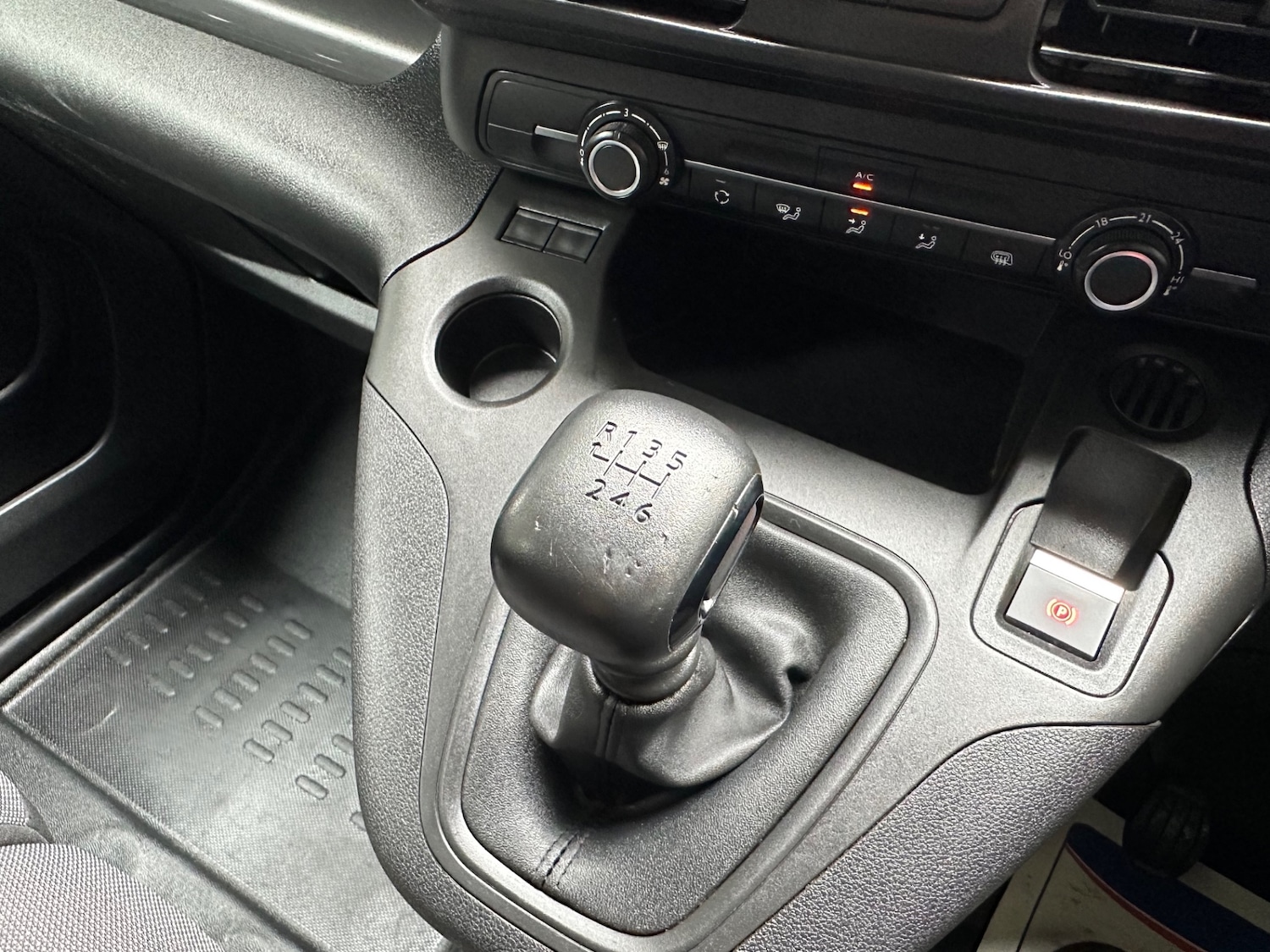 Used Peugeot Partner 2022 for sale - 75984044: Photo 16