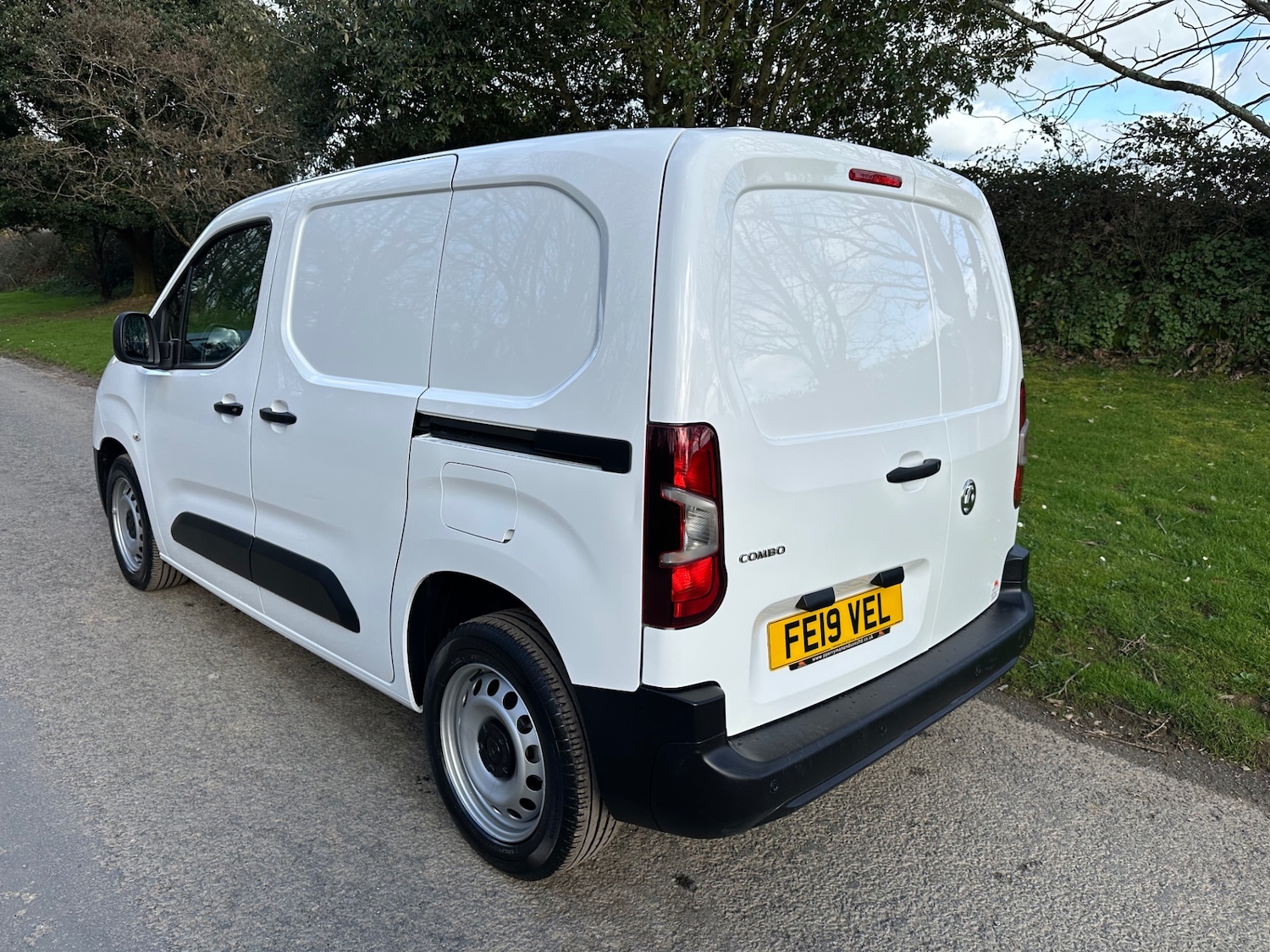Used Vauxhall Combo 2019 for sale - 77778581: Photo 2