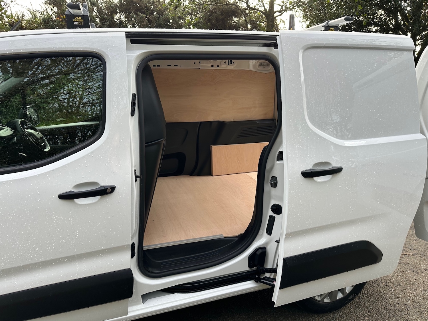 Used Peugeot Partner 2021 for sale - 76343937: Photo 8