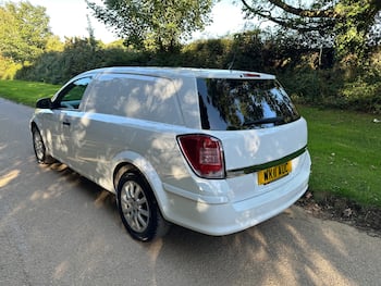 Used Vauxhall Astra Van 2011 for sale - 79789227: Photo