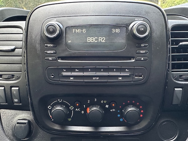 Used Vauxhall Vivaro 2016 for sale - 76130318: Photo 12