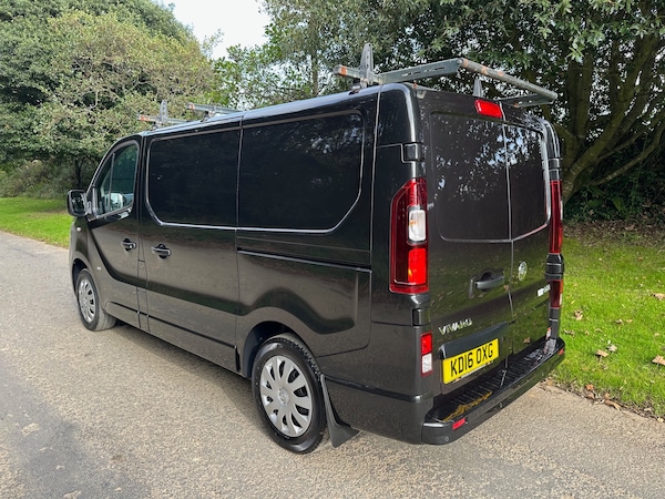 Used Vauxhall Vivaro 2016 for sale - 76130318: Photo 2