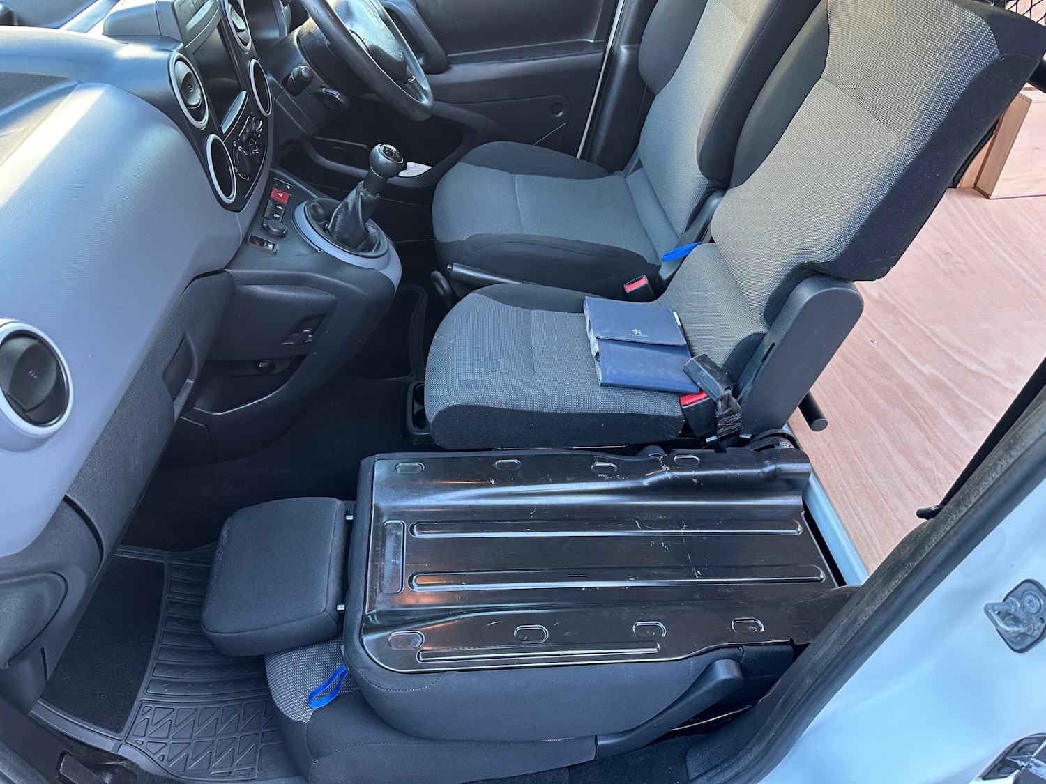 Used Peugeot Partner 2017 for sale - 76650278: Photo 11