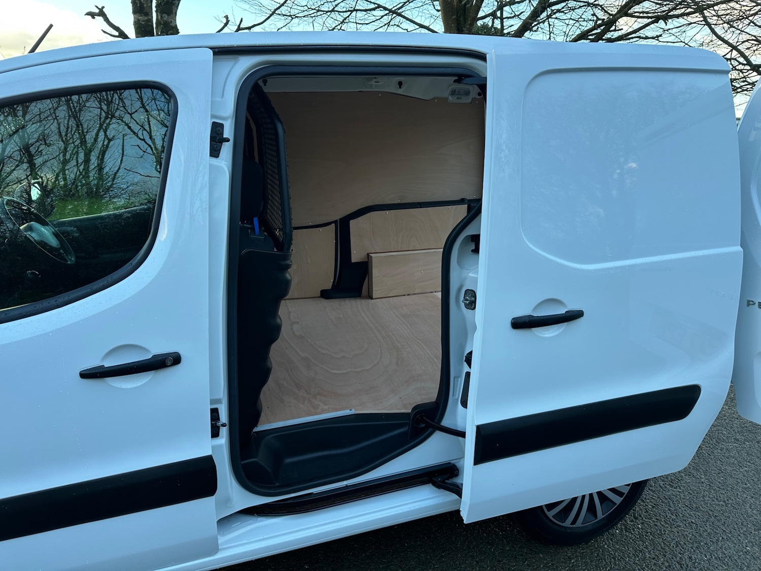 Used Peugeot Partner 2017 for sale - 76650278: Photo 9