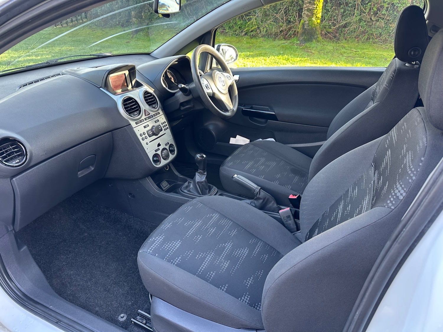 Used Vauxhall Corsa 2015 for sale - 76933061: Photo 8