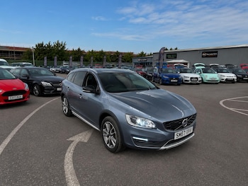 Used Volvo V60 2017 for sale - 78688071: Photo