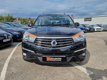 Used Ssangyong Turismo 2016 for sale - 79321005: Photo
