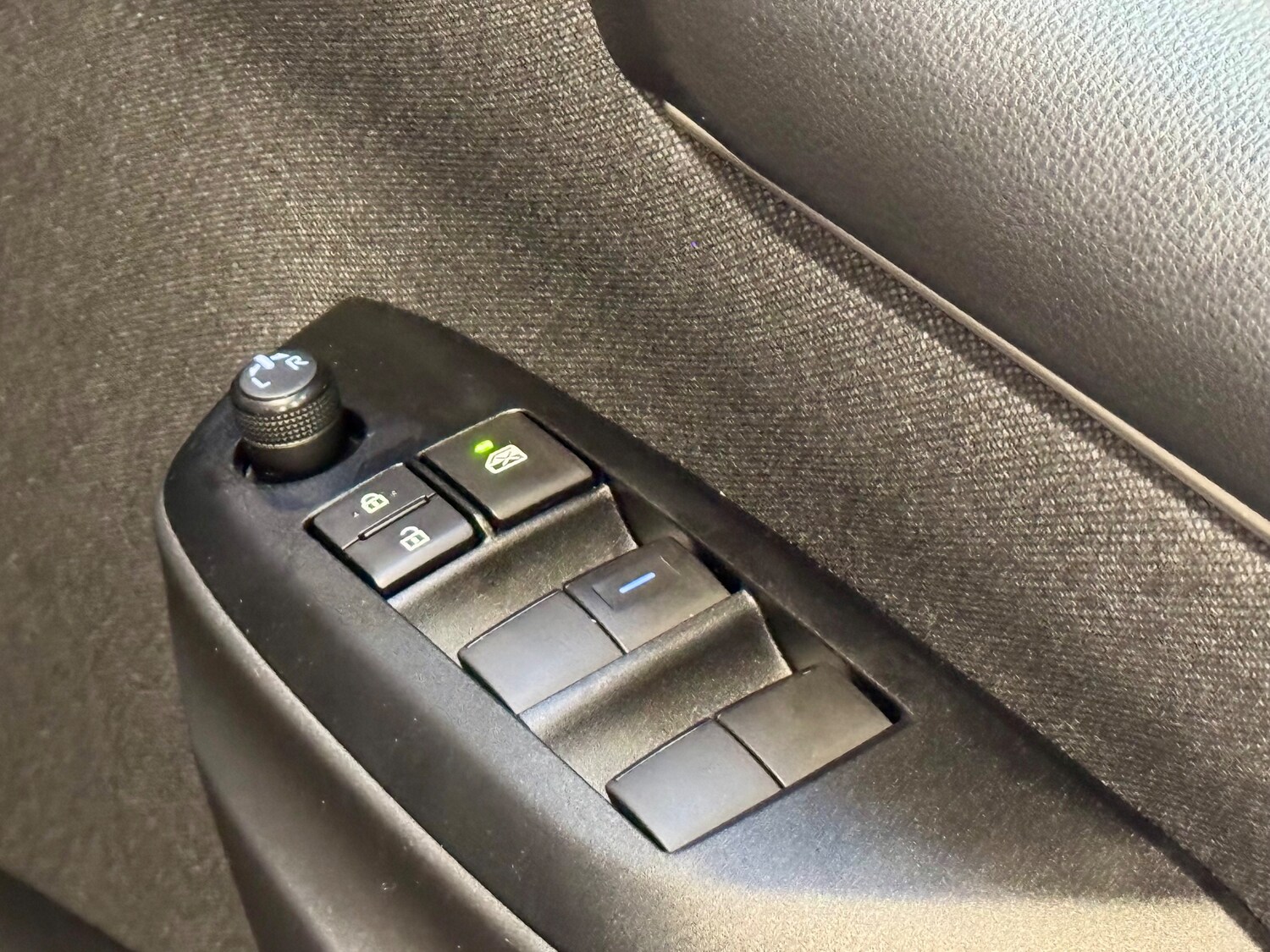 Used Toyota Yaris for sale - 77590480: Photo 24