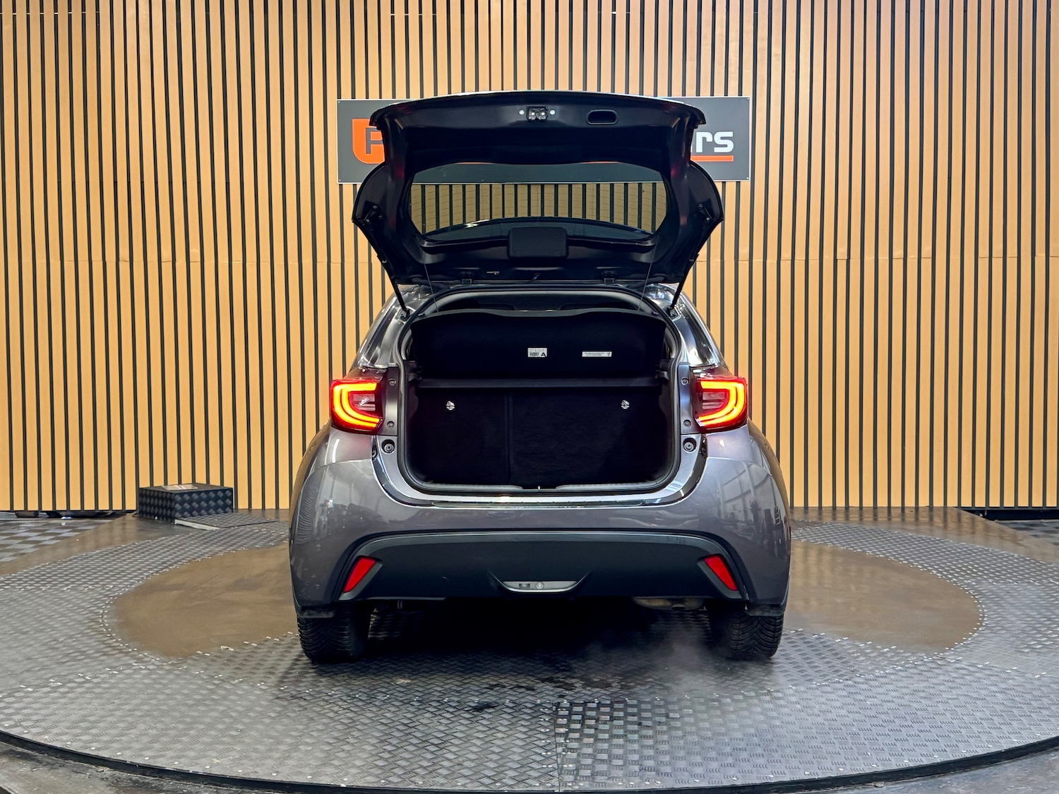 Used Toyota Yaris for sale - 77590480: Photo 5