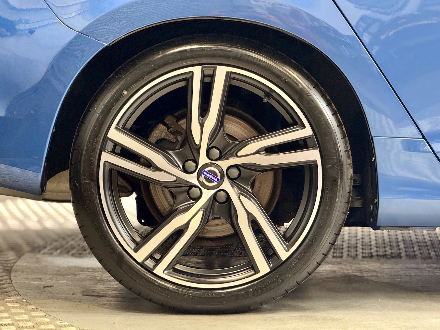 Used Volvo V60 2017 for sale - 75524739: Photo 11