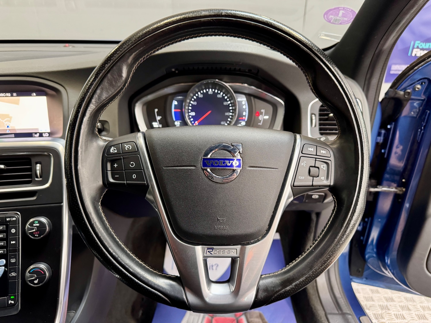 Used Volvo V60 2017 for sale - 75524739: Photo 14