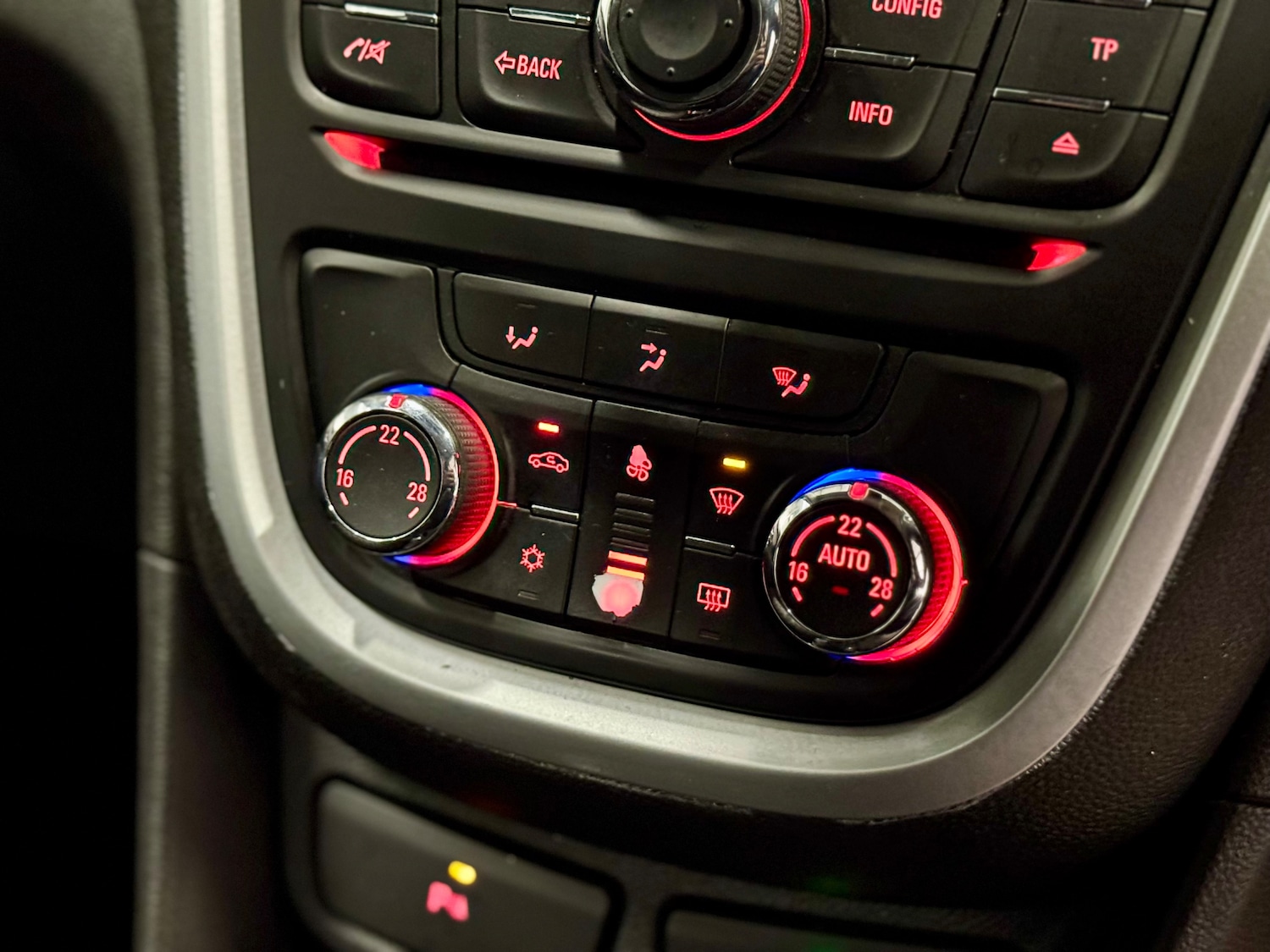 Used Vauxhall Mokka 2016 for sale - 76569279: Photo 23