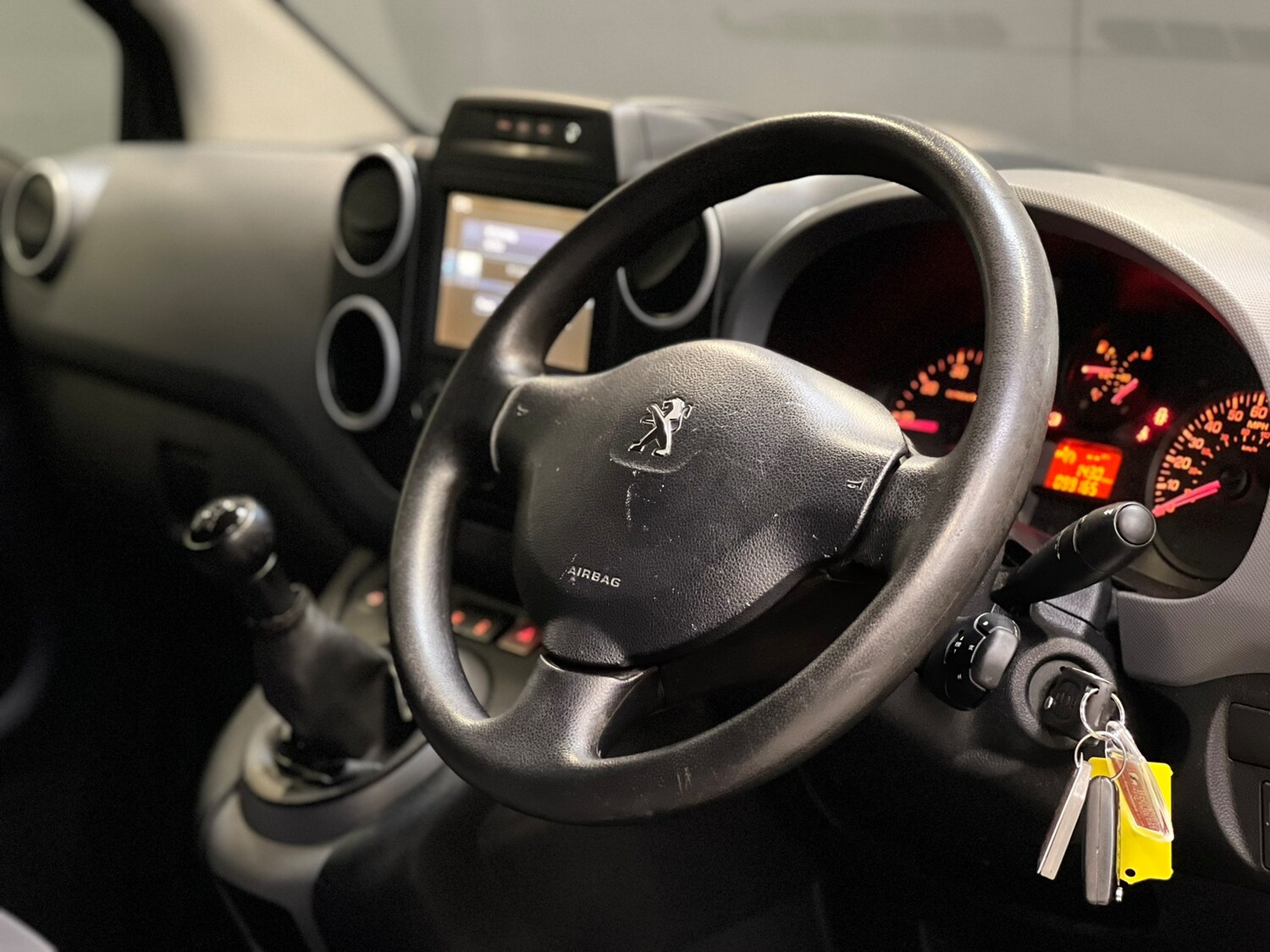 Used Peugeot Partner 2016 for sale - 76102042: Photo 11