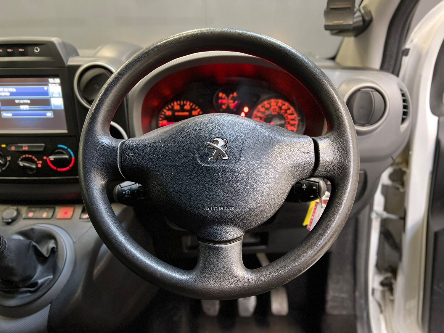 Used Peugeot Partner 2016 for sale - 76102042: Photo 16
