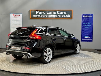 Used Volvo V40 2016 for sale - 75529537: Photo