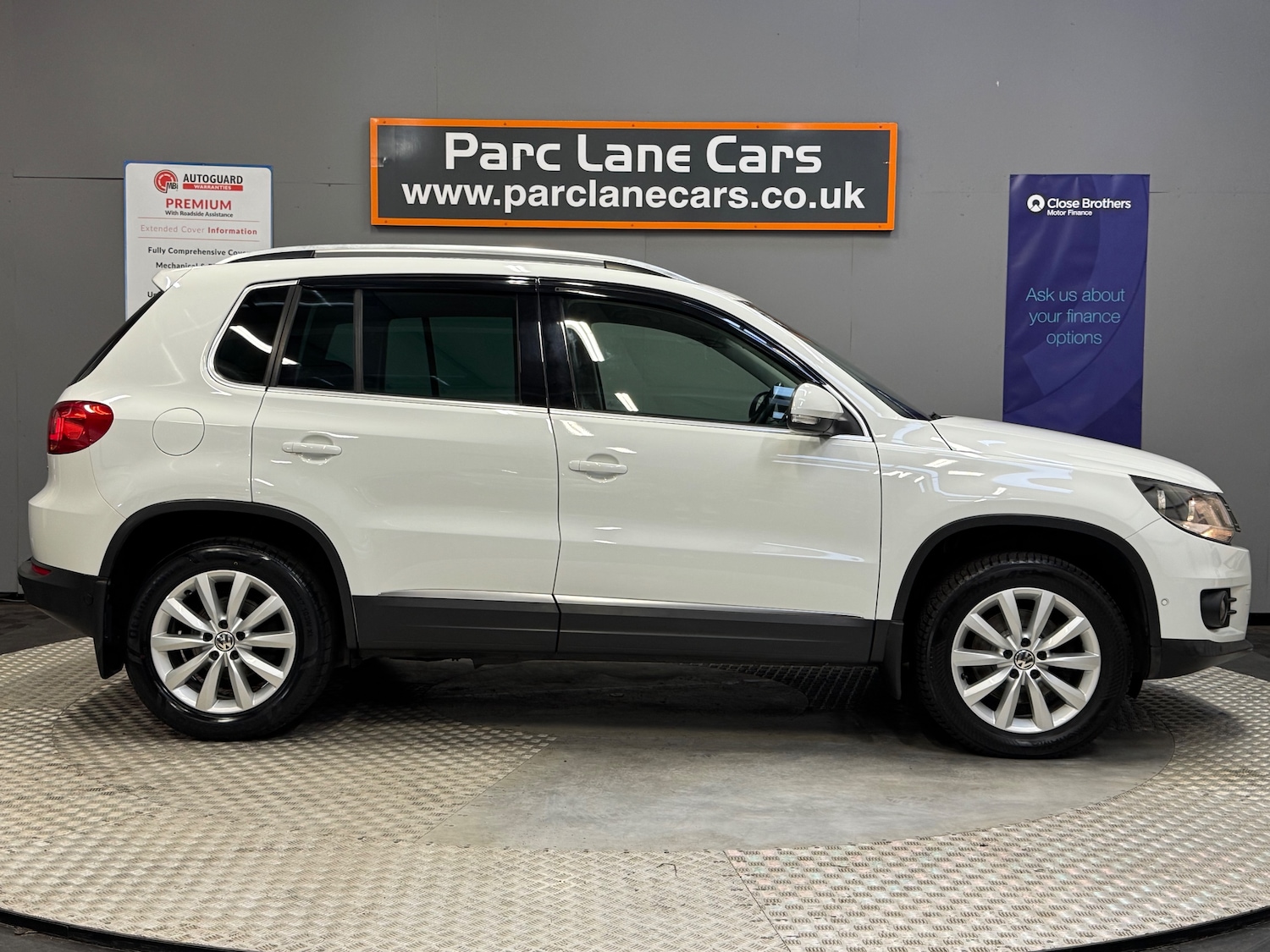 Used Volkswagen Tiguan 2015 for sale - 76946025: Photo 2