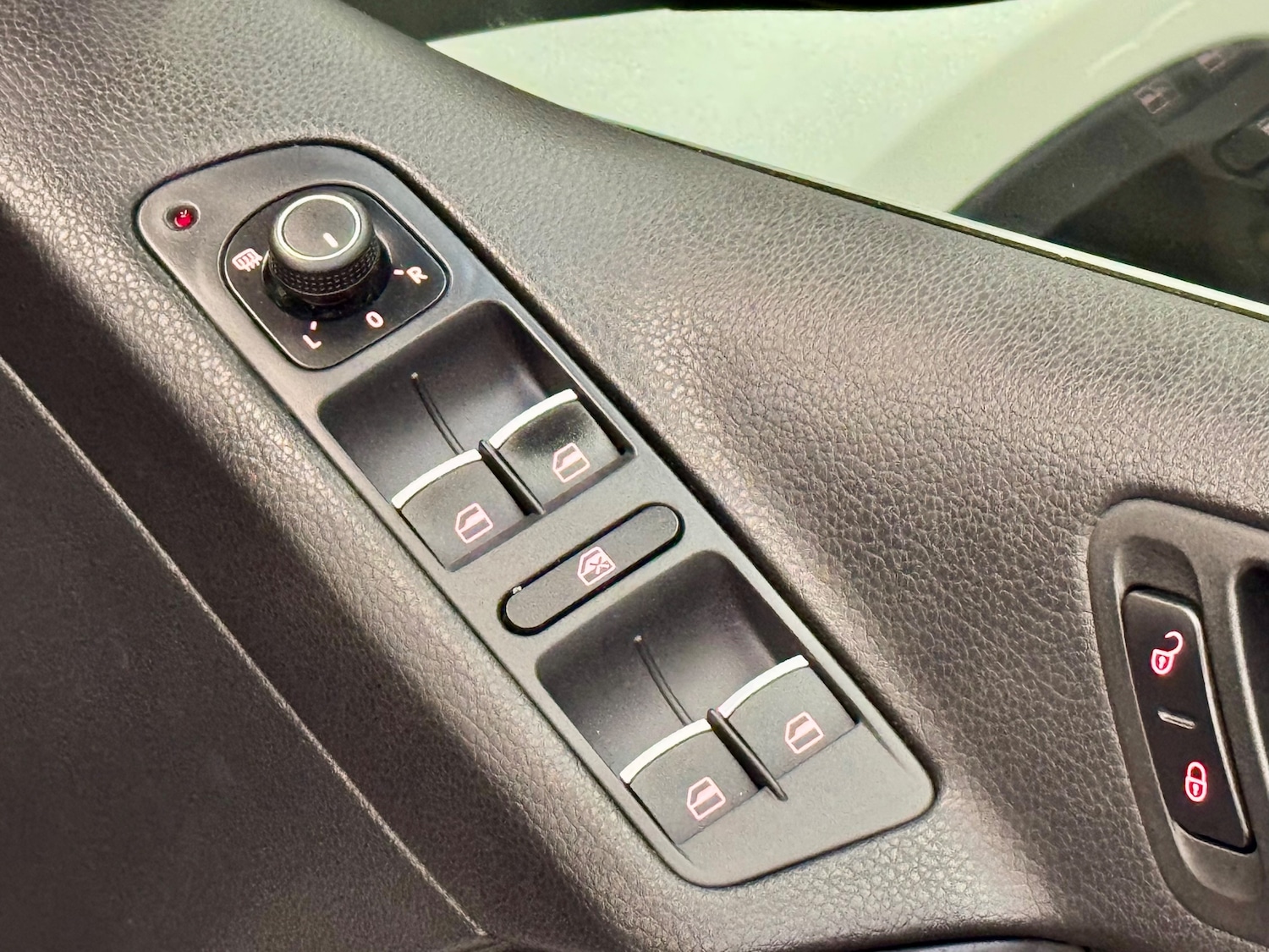 Used Volkswagen Tiguan 2015 for sale - 76946025: Photo 20