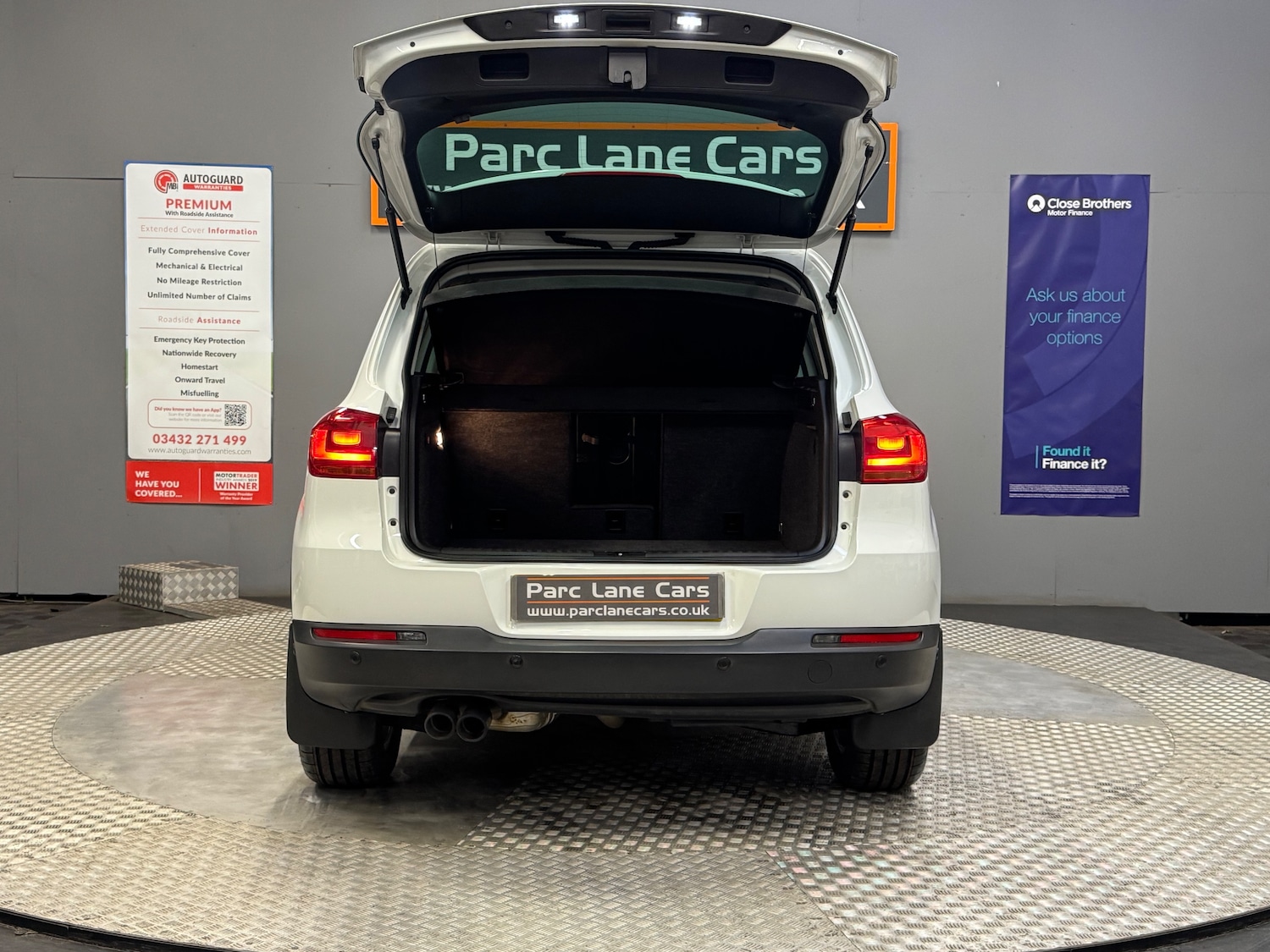 Used Volkswagen Tiguan 2015 for sale - 76946025: Photo 5