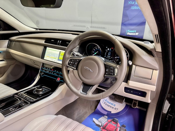 Used Jaguar XF 2018 for sale - 75549978: Photo 12