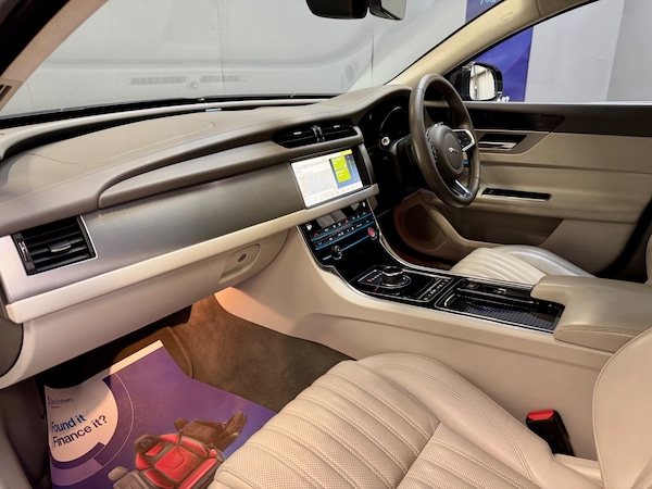Used Jaguar XF 2018 for sale - 75549978: Photo 15