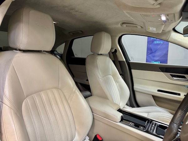 Used Jaguar XF 2018 for sale - 75549978: Photo 16