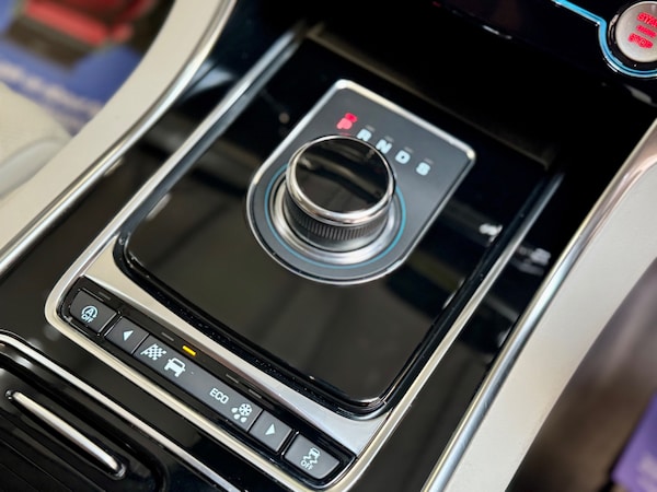 Used Jaguar XF 2018 for sale - 75549978: Photo 28