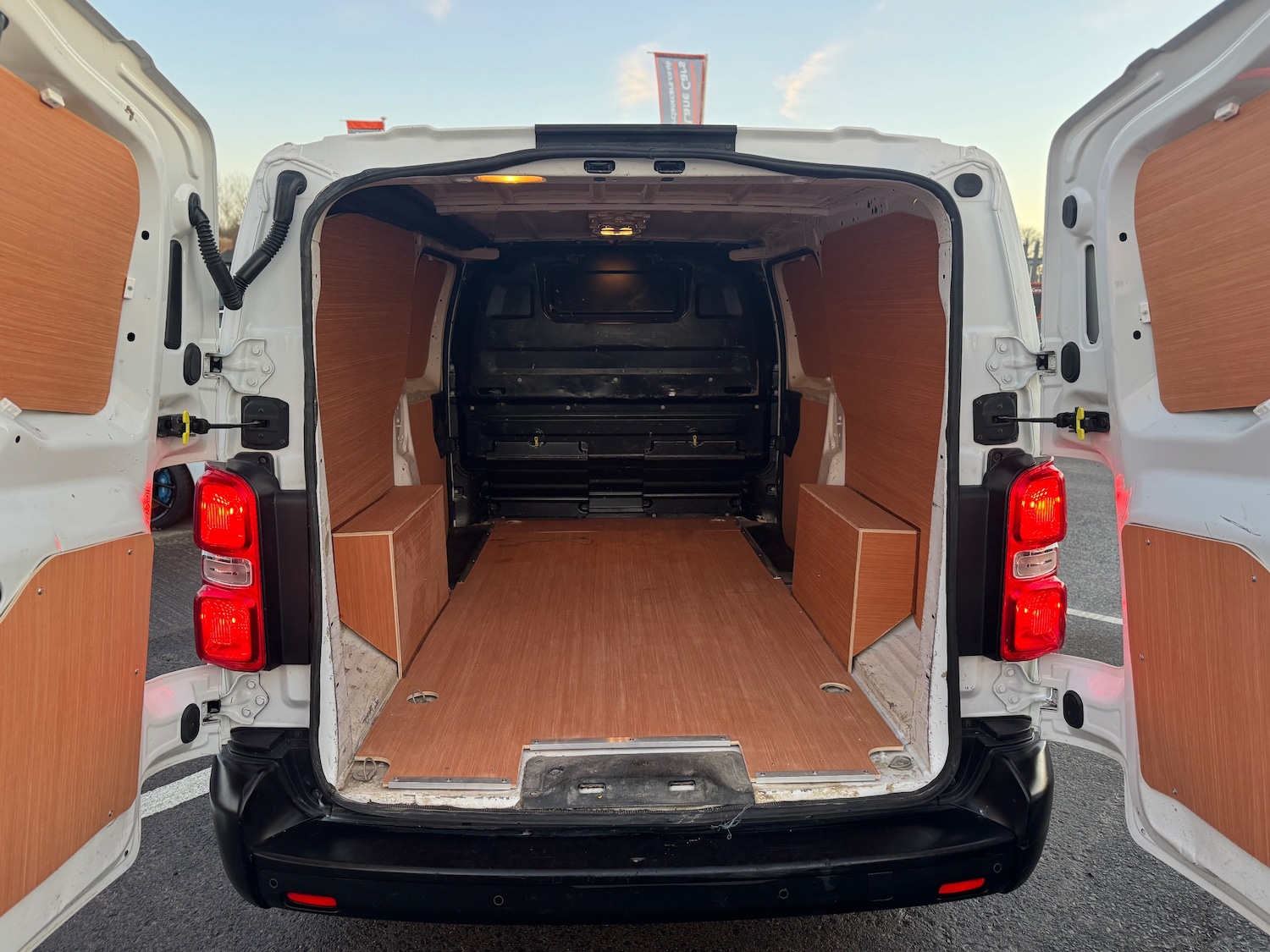 Used Citroen Dispatch 2020 for sale - 76819731: Photo 6