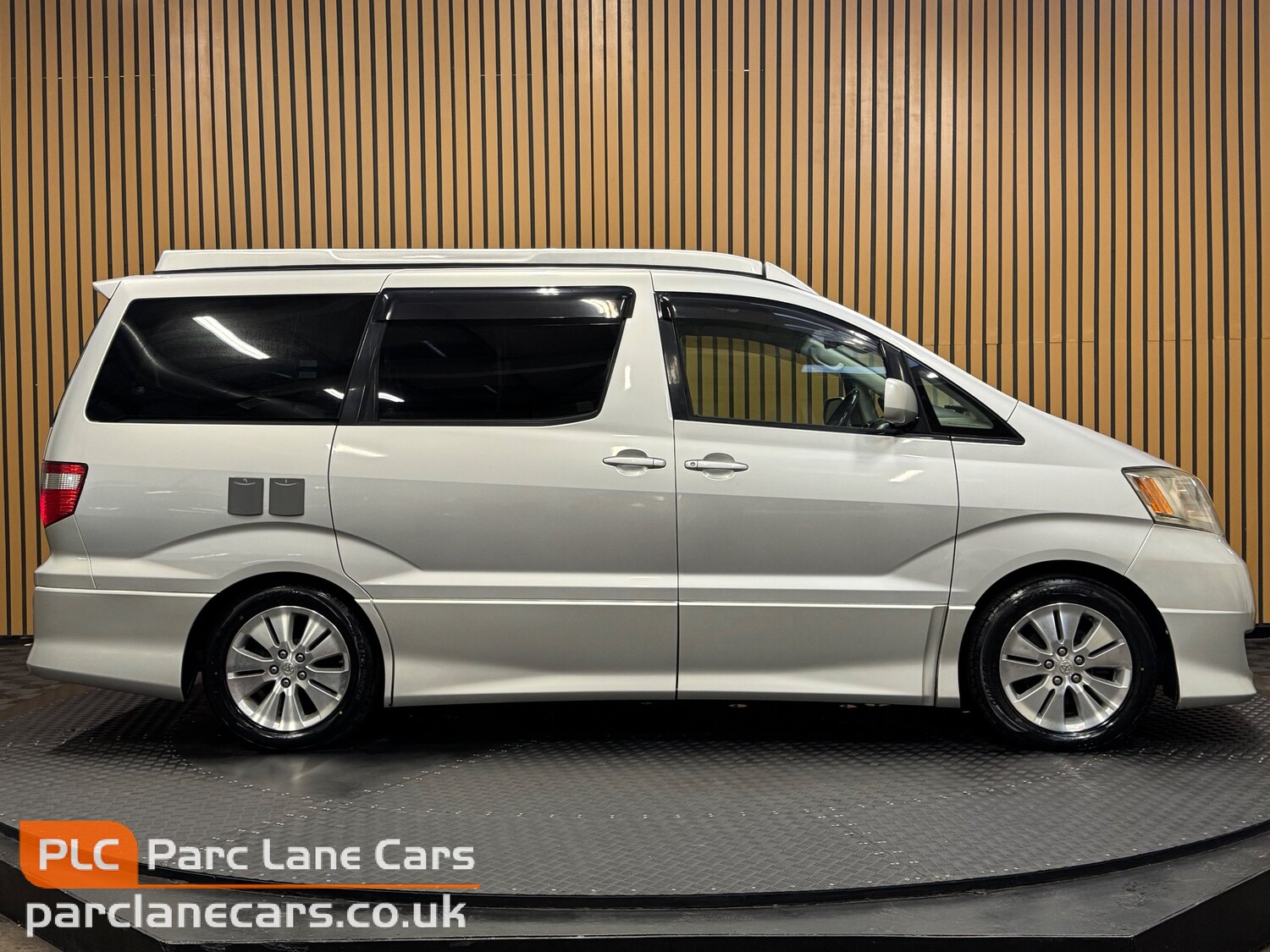 Used Toyota Alphard for sale - 77475106: Photo 2