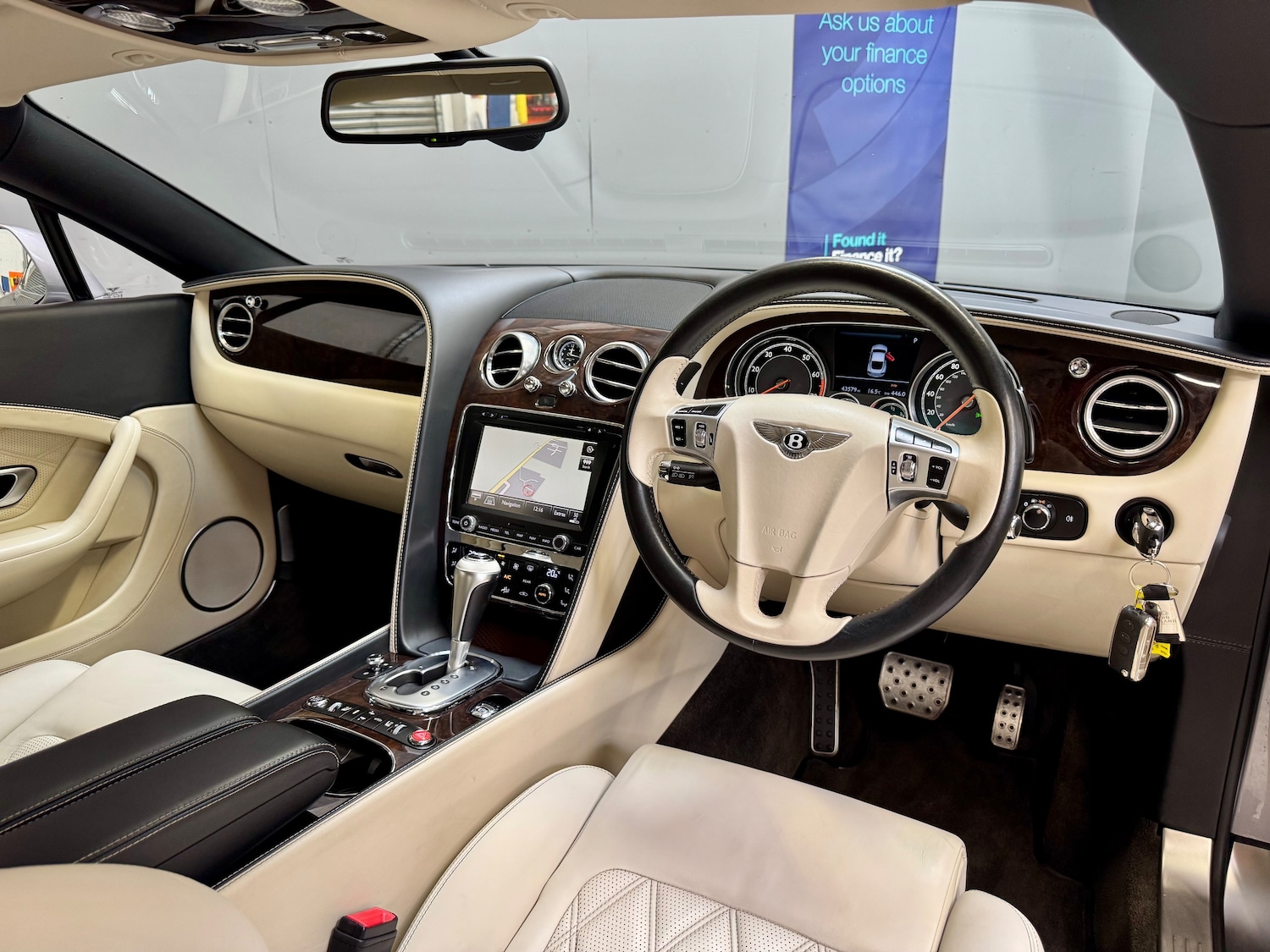 Used Bentley Continental 2011 for sale - 76063742: Photo 11