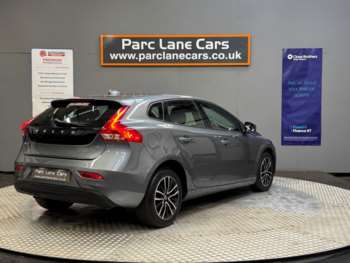 Used Volvo V40 2018 for sale - 74500112: Photo