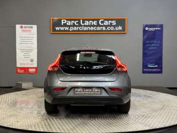 Used Volvo V40 2018 for sale - 74500112: Photo
