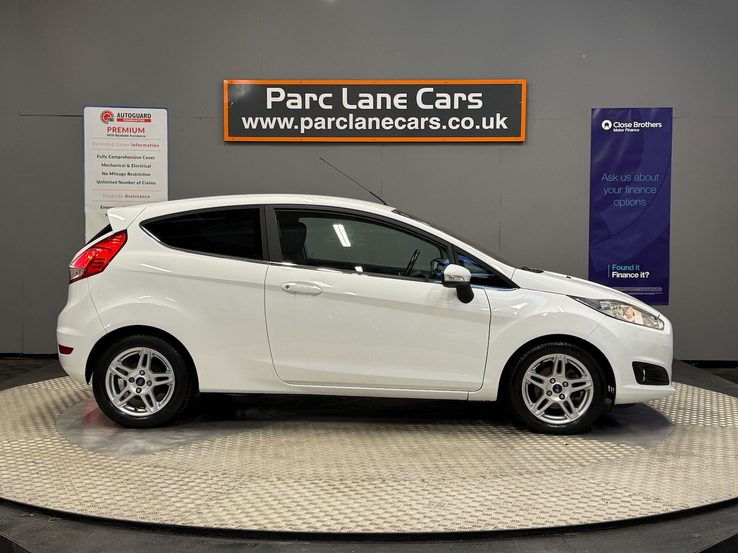 Used Ford Fiesta 2013 for sale - 76477484: Photo 2