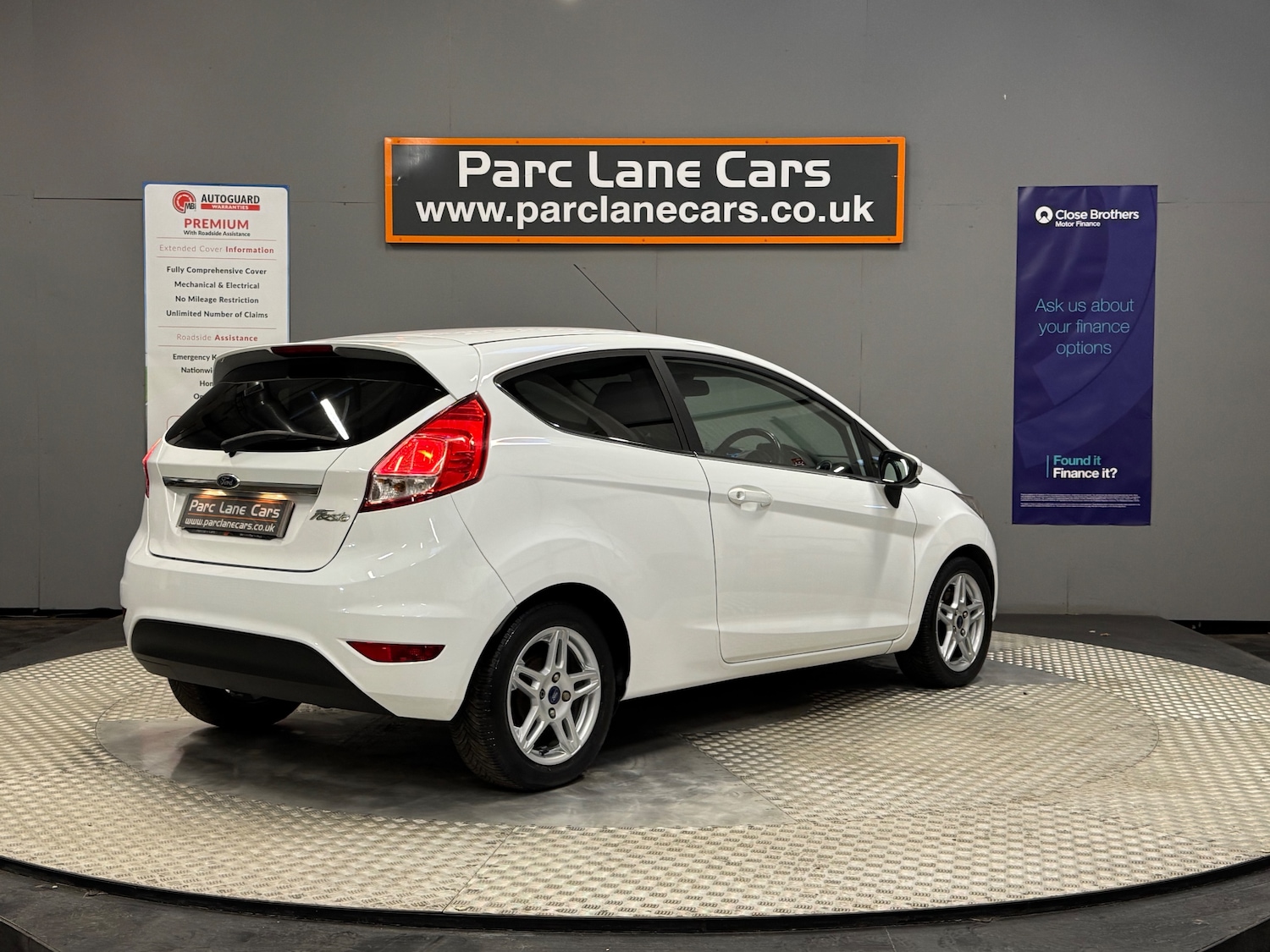 Used Ford Fiesta 2013 for sale - 76477484: Photo 3