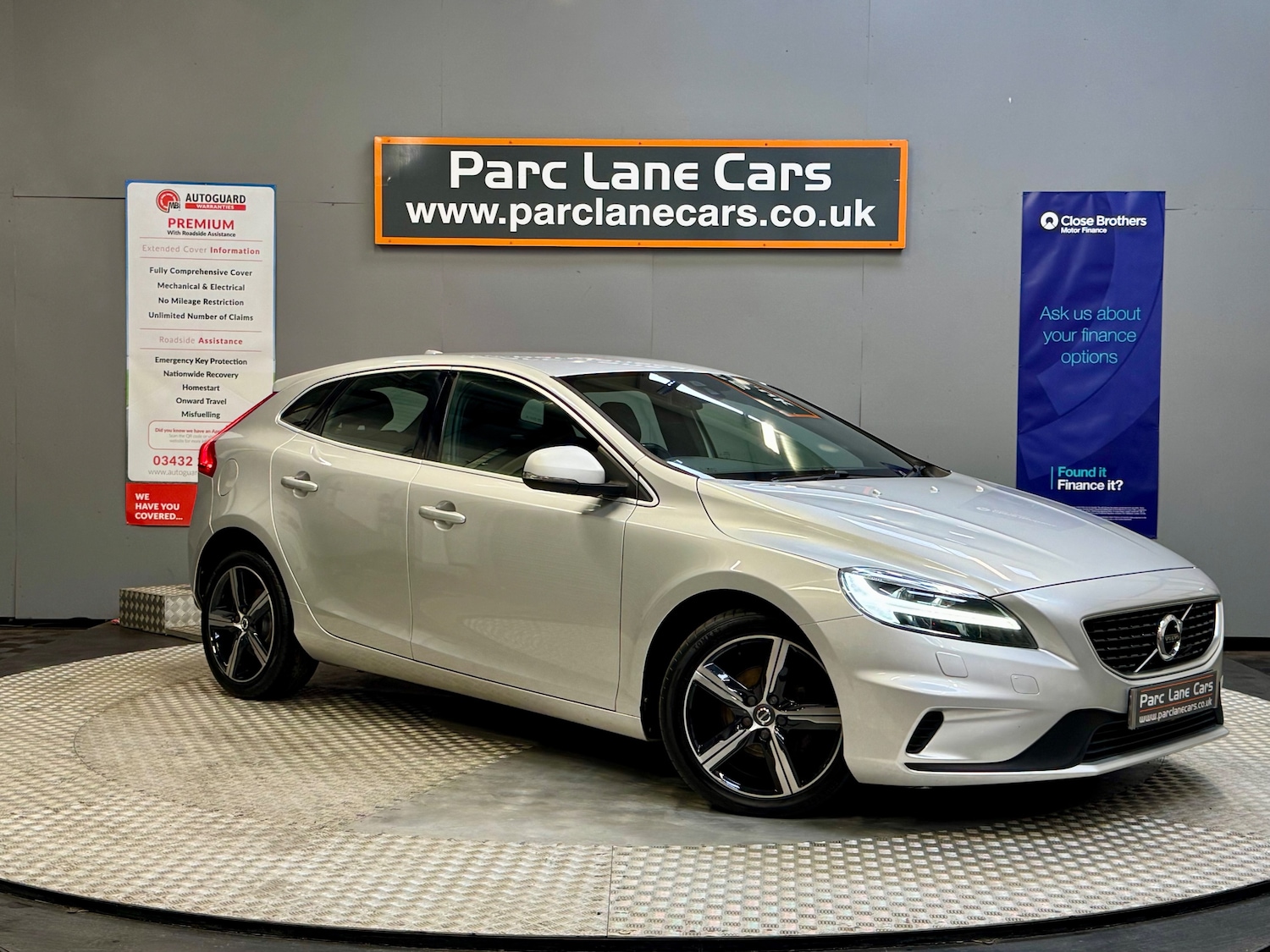 Used Volvo V40 2016 for sale - 76346867: Photo 1