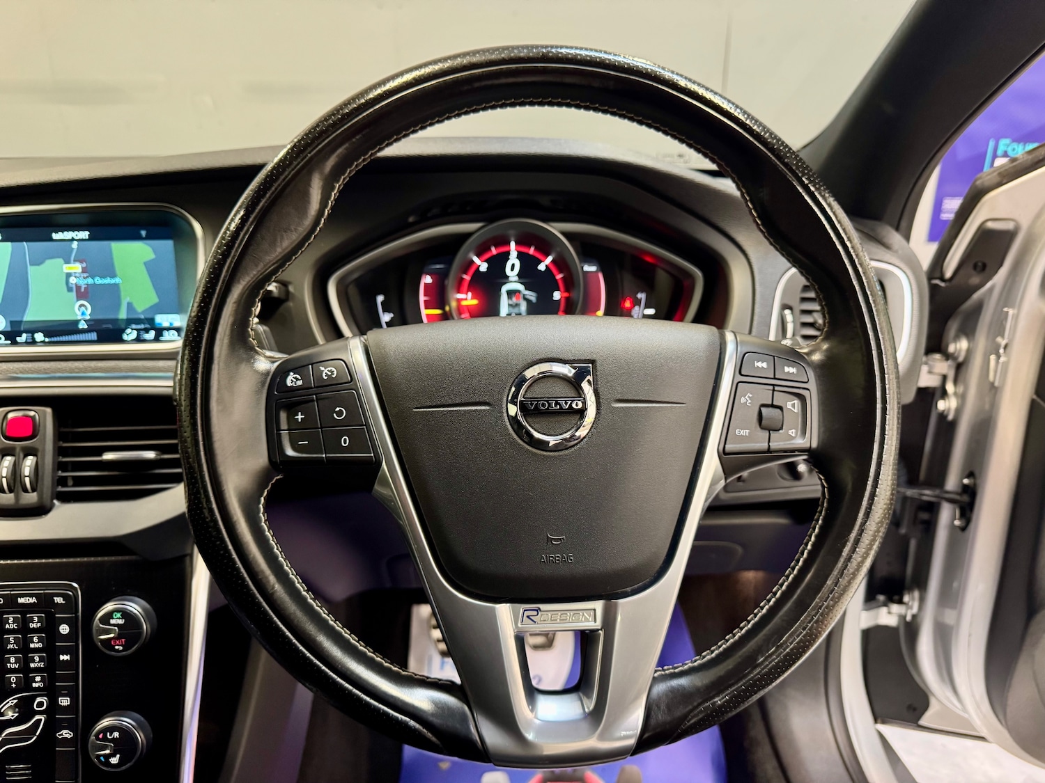 Used Volvo V40 2016 for sale - 76346867: Photo 13