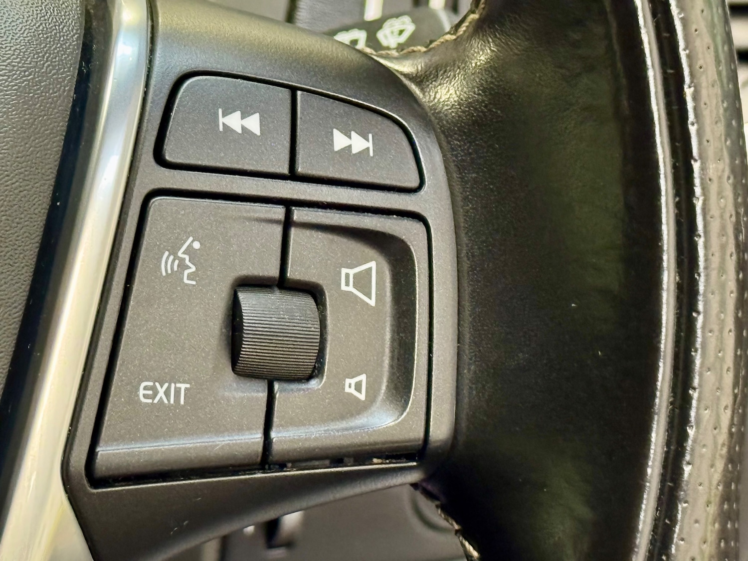 Used Volvo V40 2016 for sale - 76346867: Photo 20
