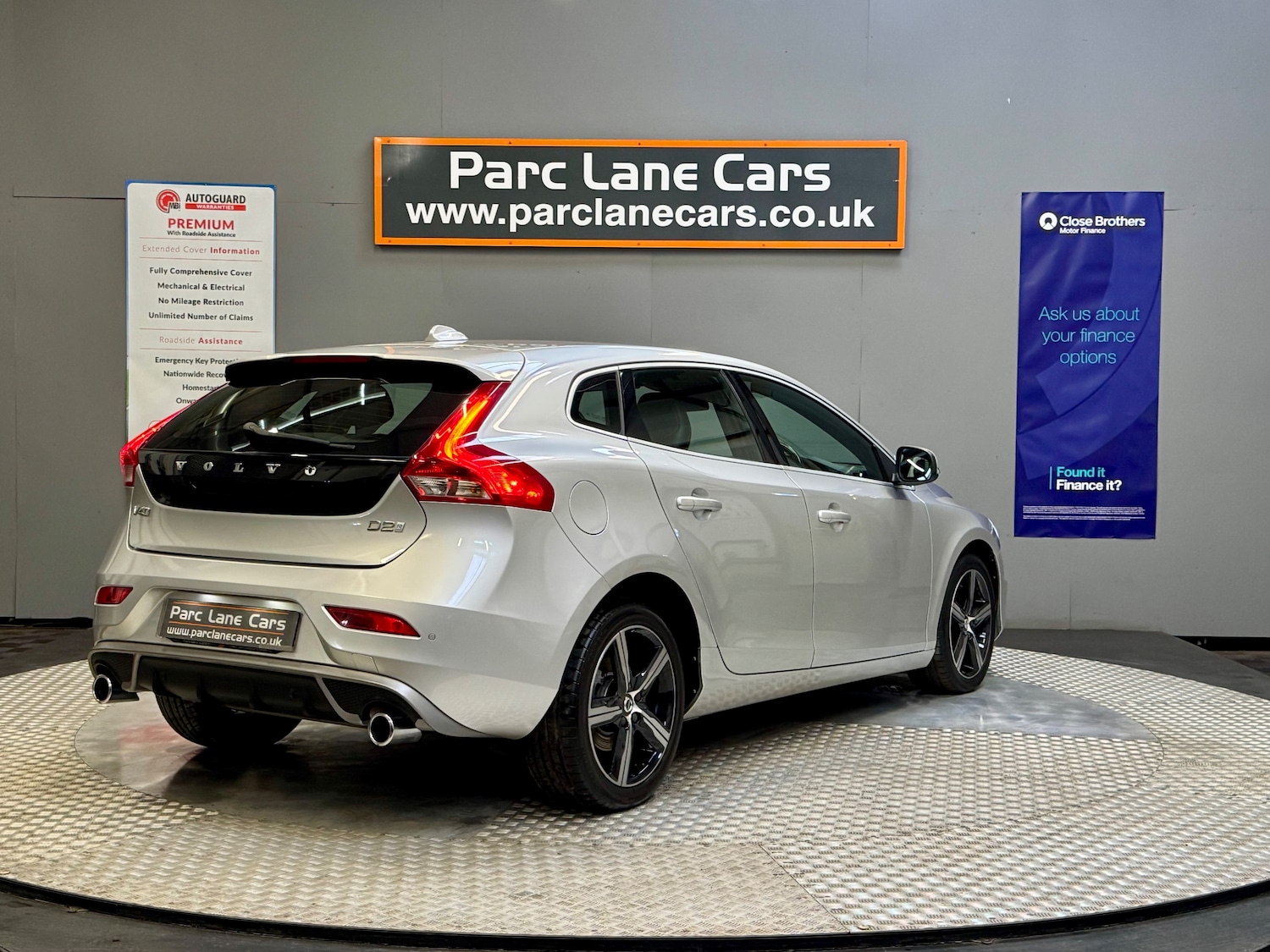 Used Volvo V40 2016 for sale - 76346867: Photo 3