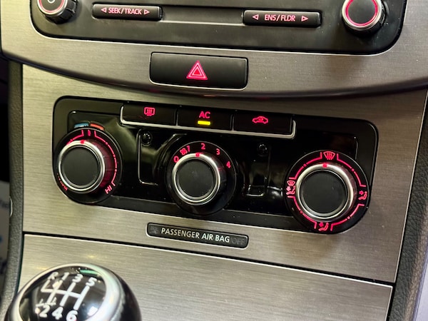 Used Volkswagen Passat 2012 for sale - 75337777: Photo 24