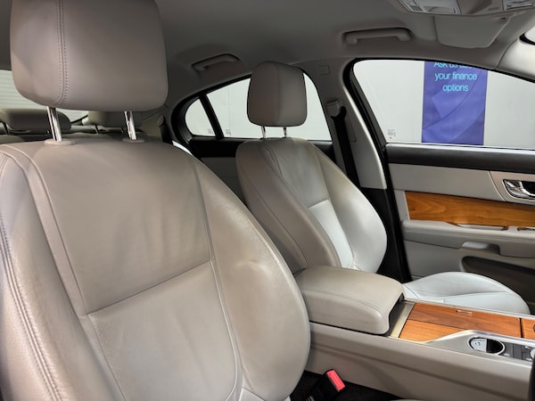 Used Jaguar XF 2012 for sale - 74816079: Photo 16