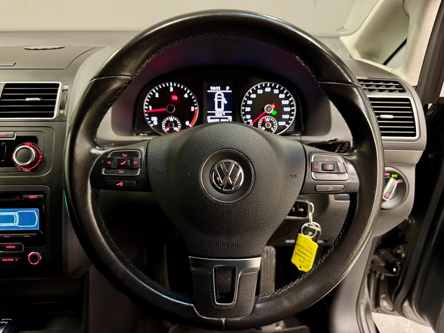 Used Volkswagen Touran 2012 for sale - 76863064: Photo 15