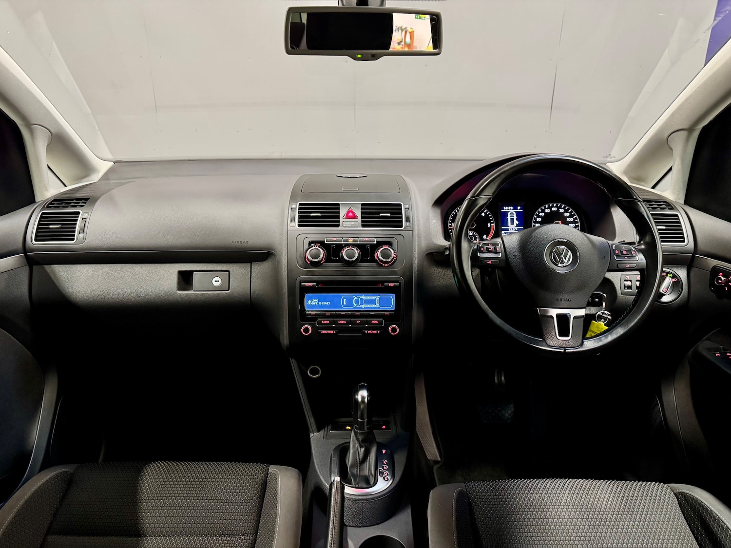 Used Volkswagen Touran 2012 for sale - 76863064: Photo 17