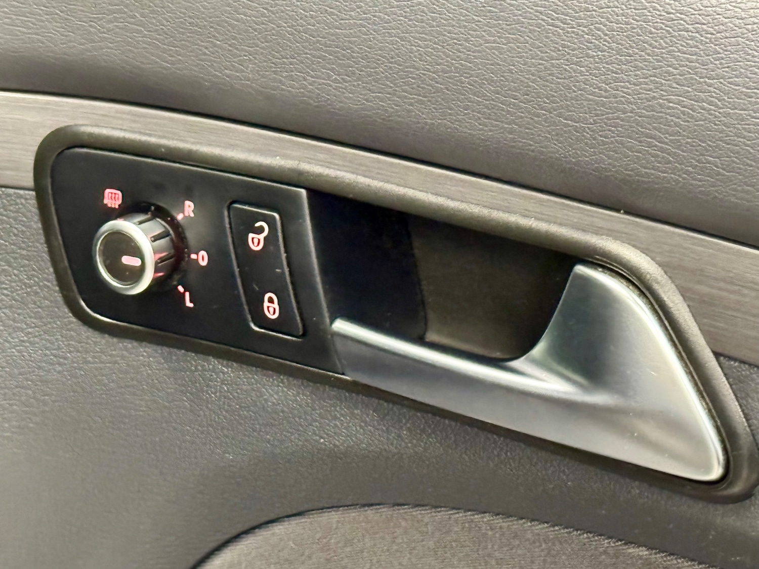 Used Volkswagen Touran 2012 for sale - 76863064: Photo 23