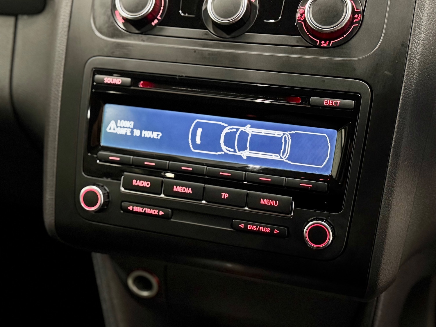 Used Volkswagen Touran 2012 for sale - 76863064: Photo 28