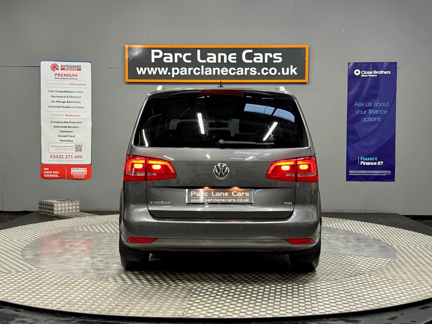 Used Volkswagen Touran 2012 for sale - 76863064: Photo 4