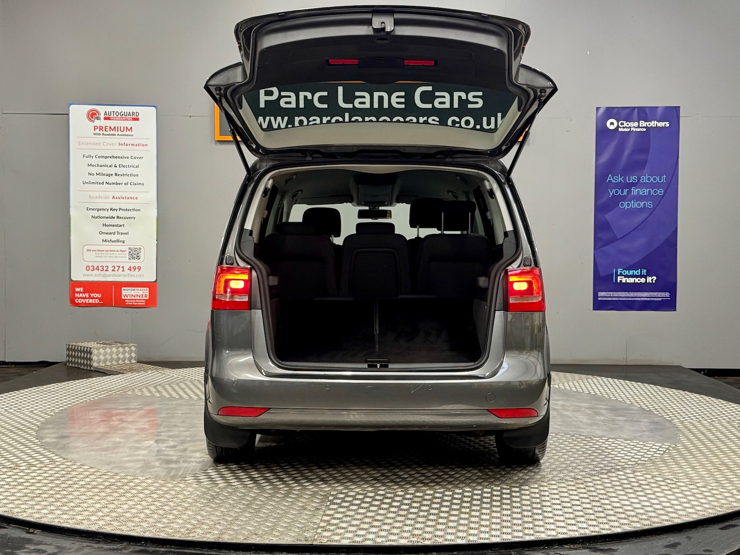 Used Volkswagen Touran 2012 for sale - 76863064: Photo 7