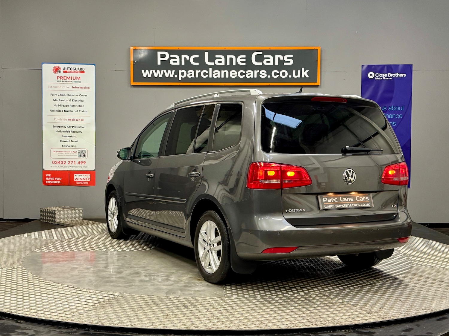 Used Volkswagen Touran 2012 for sale - 76863064: Photo 8