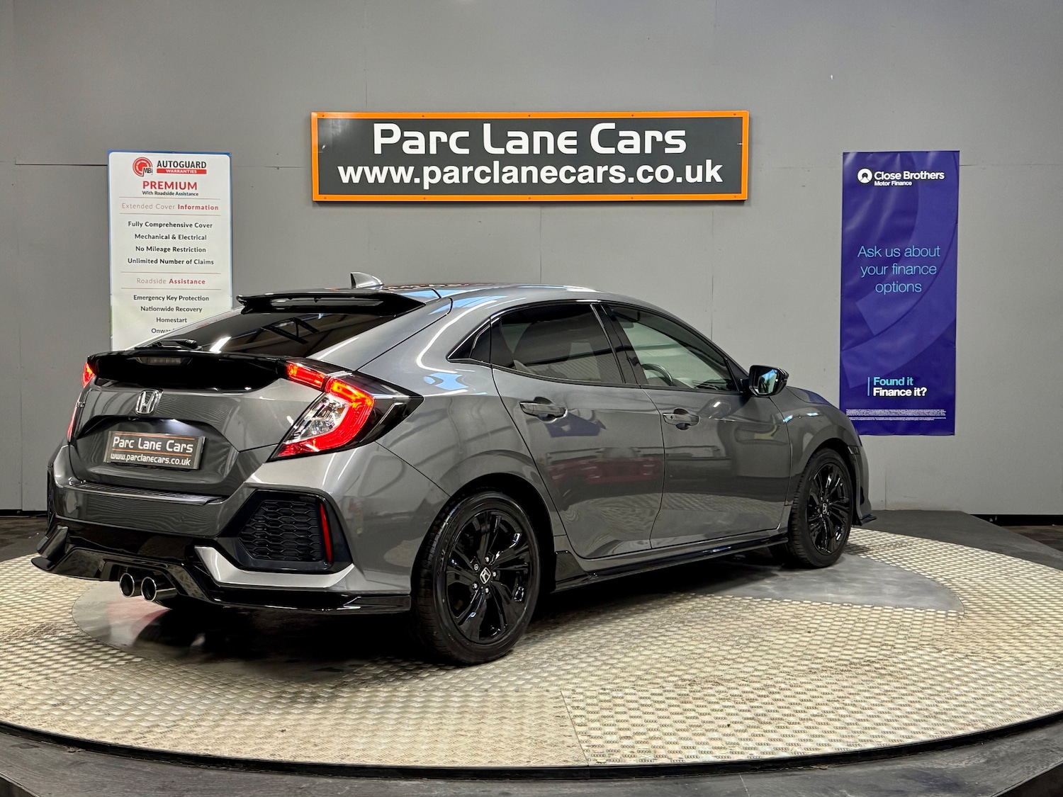 Used Honda Civic 2018 for sale - 76518071: Photo 3